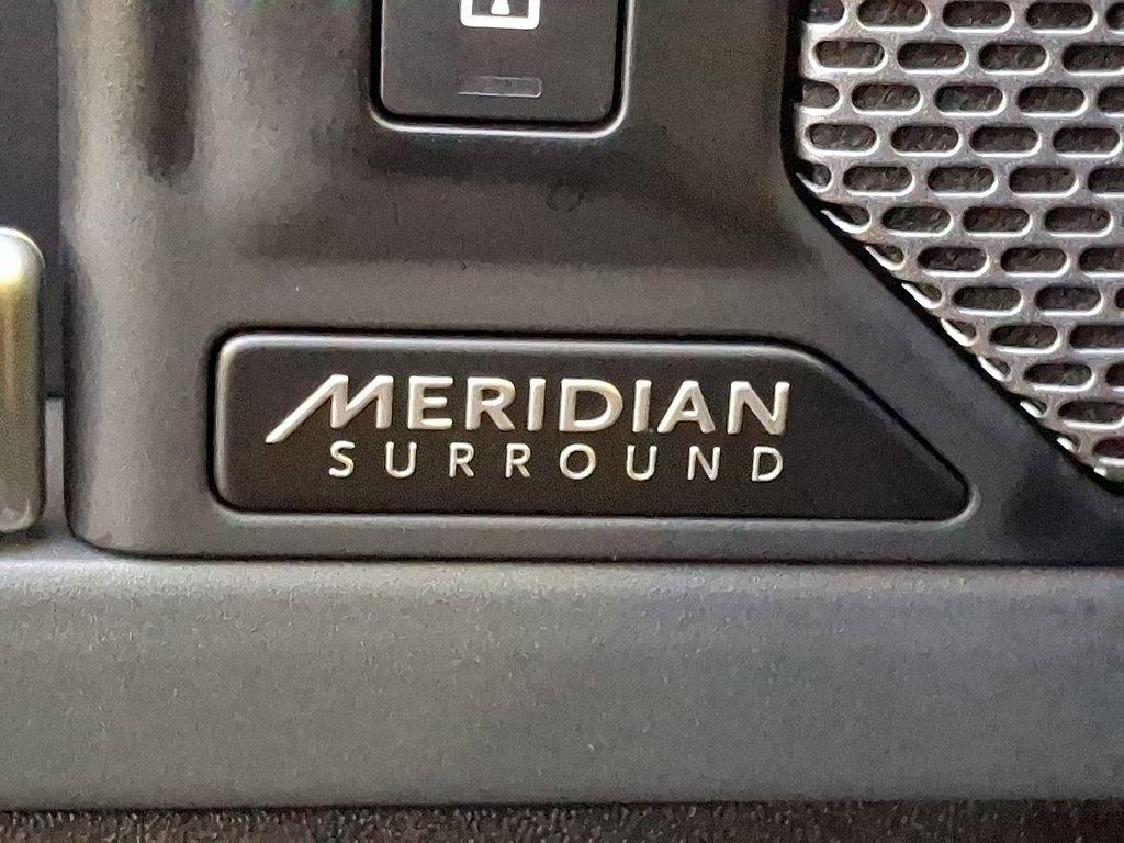 Used 2023 Land Rover Defender 110 X-Dynamic SE image 29