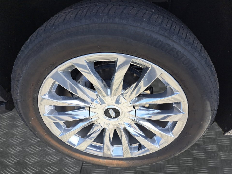 Certified 2024 Cadillac Escalade Premium Luxury w/ Performance Package image 17
