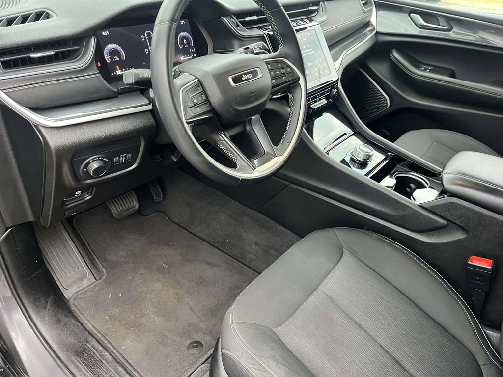 Used 2021 Jeep Grand Cherokee L Laredo w/ Luxury Tech Group I image 19