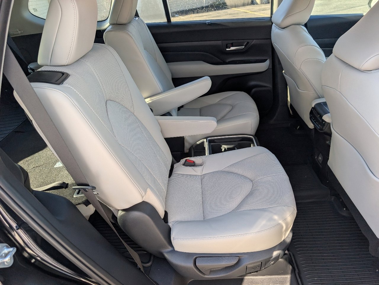 Used 2026 Toyota Grand Highlander Limited image 5