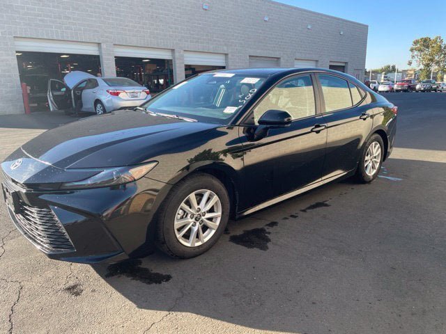 Certified 2025 Toyota Camry LE FWD image 4