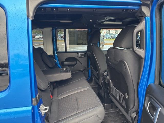 Used 2024 Jeep Wrangler Unlimited Rubicon 4xe w/ Technology Group AWD/4WD image 16