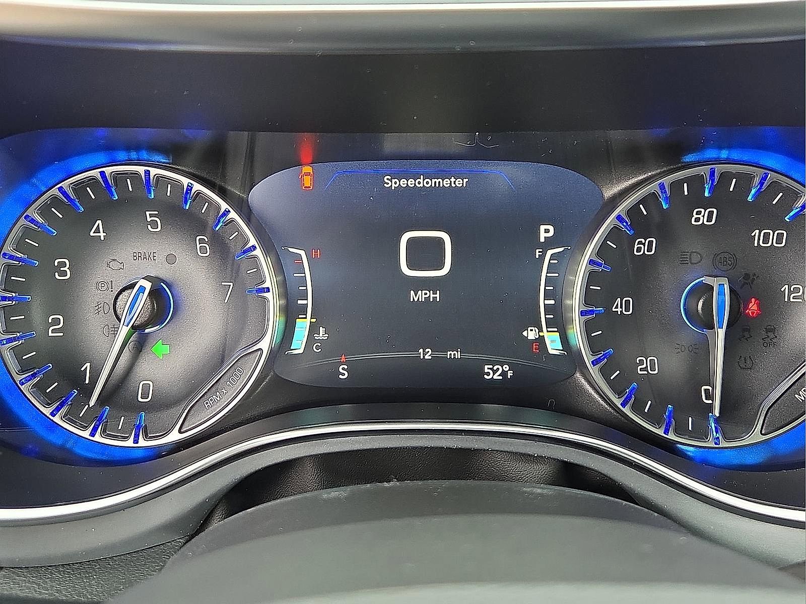 New 2026 Chrysler Pacifica Limited w/ Uconnect Theater Family Group image 23