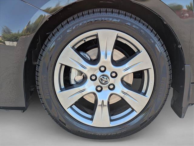 Used 2018 Toyota Sienna SE w/ Carpet Mat Package FWD image 24