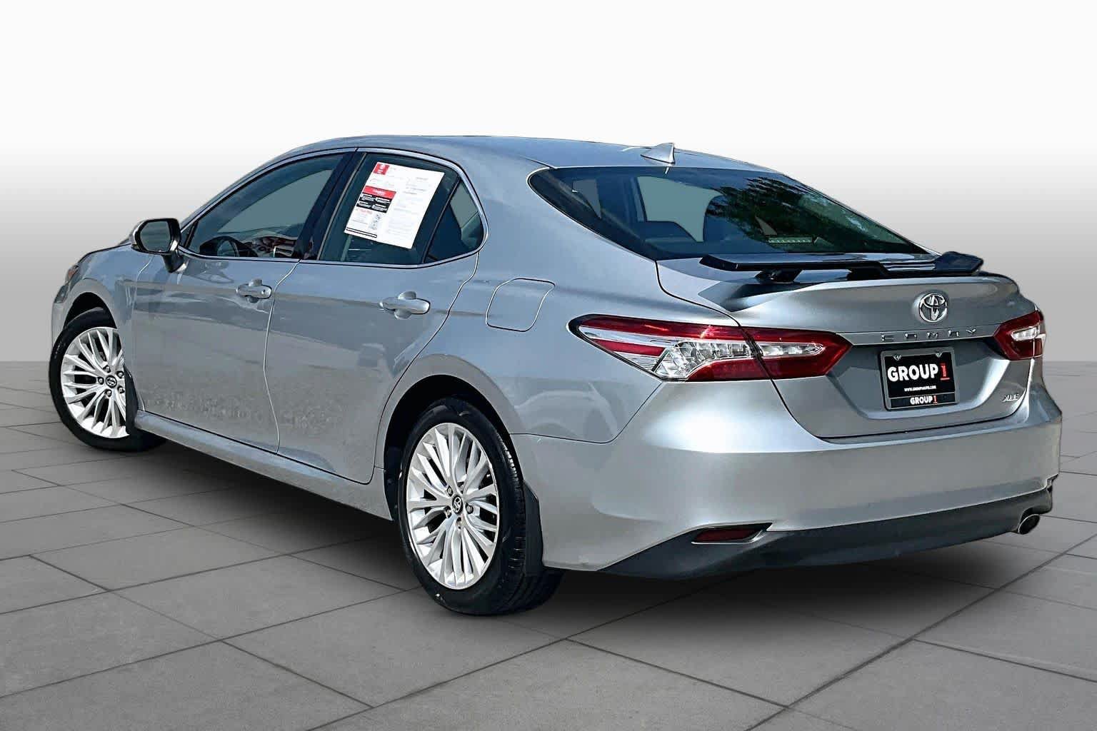 Used 2020 Toyota Camry XLE FWD image 12