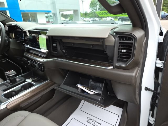 Used 2025 Chevrolet Silverado 1500 LT Trail Boss w/ Convenience Package II AWD/4WD image 63