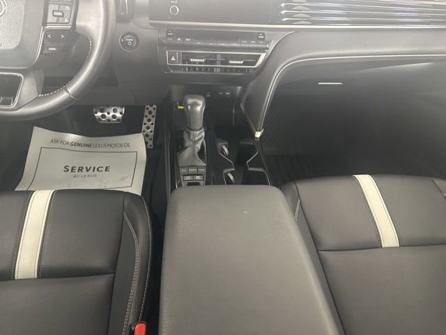 Used 2025 Toyota Camry SE image 14