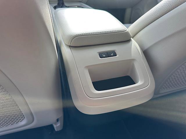 Used 2021 Volvo XC60 T5 Momentum w/ Premium Package image 23