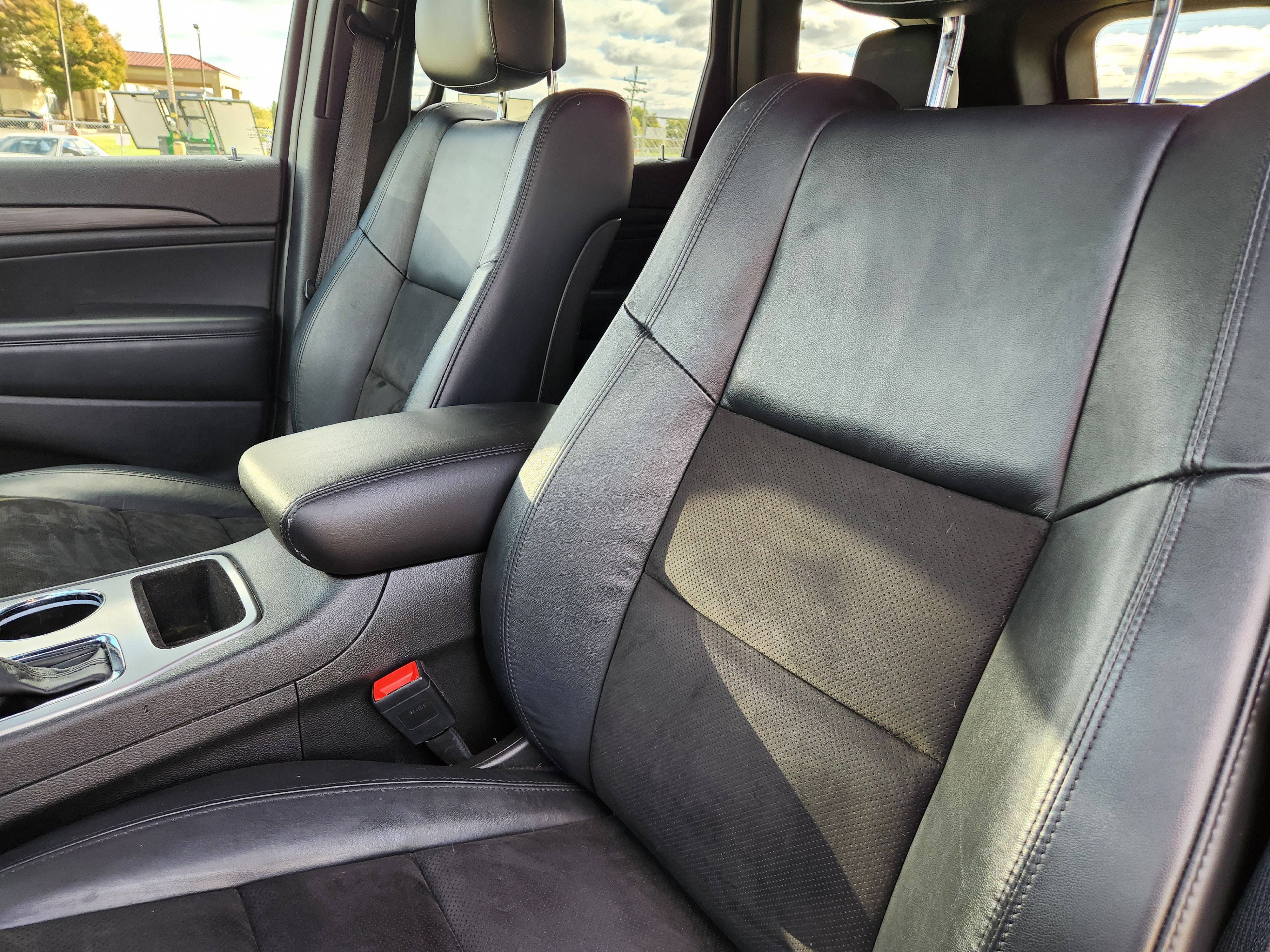 Used 2021 Jeep Grand Cherokee Laredo X image 21