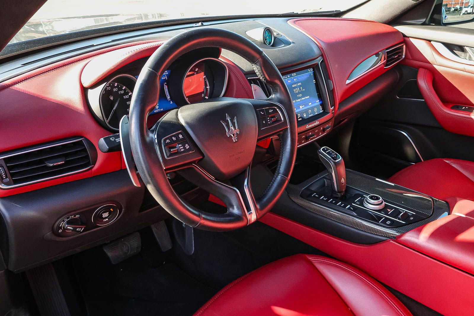 Used 2020 Maserati Levante S GranLusso AWD/4WD image 25