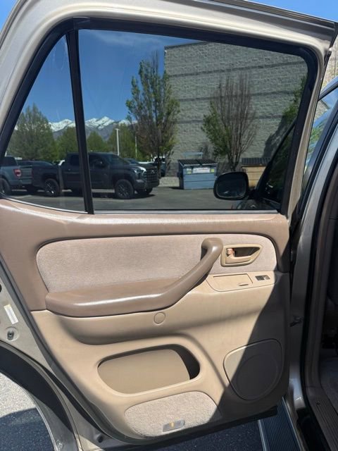 Used 2002 Toyota Sequoia SR5 RWD image 31