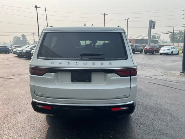 Used 2022 Jeep Wagoneer Series II AWD/4WD image 4