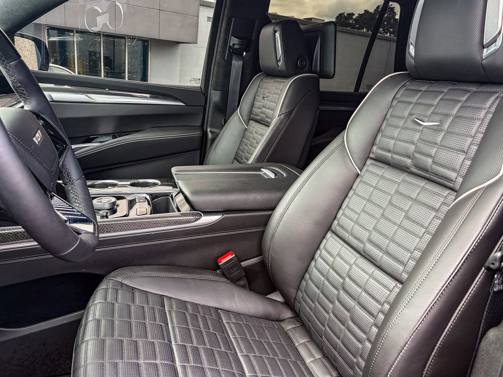 Used 2026 Cadillac Escalade V AWD/4WD image 7
