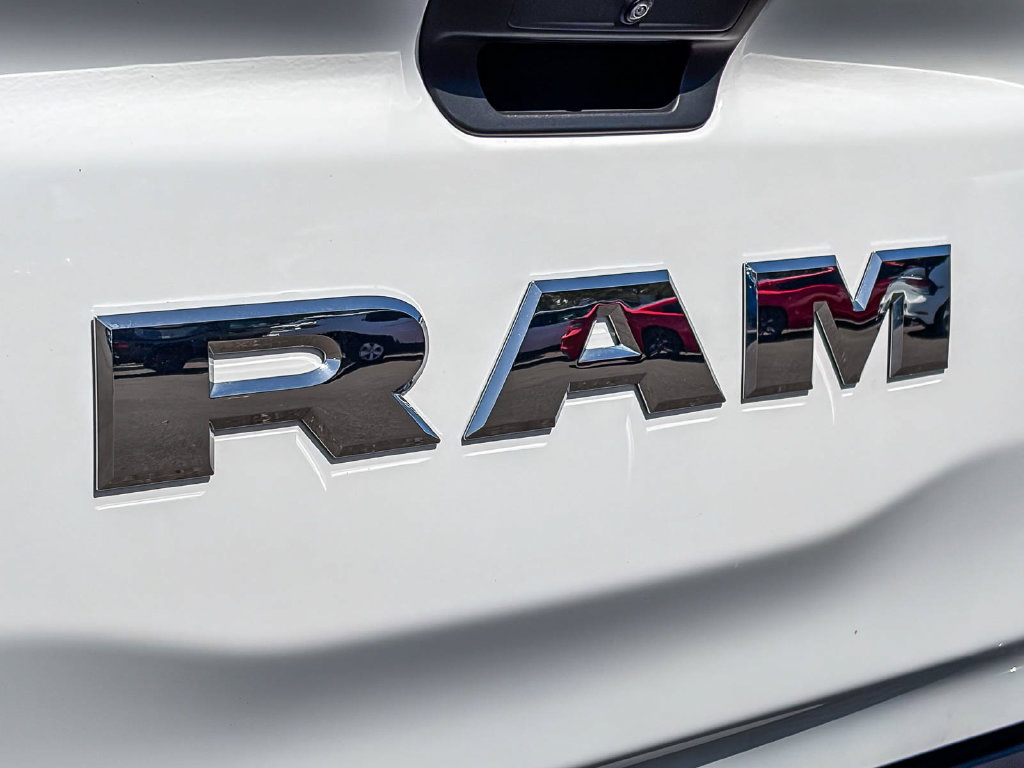 Used 2025 RAM 1500 Big Horn AWD/4WD image 9