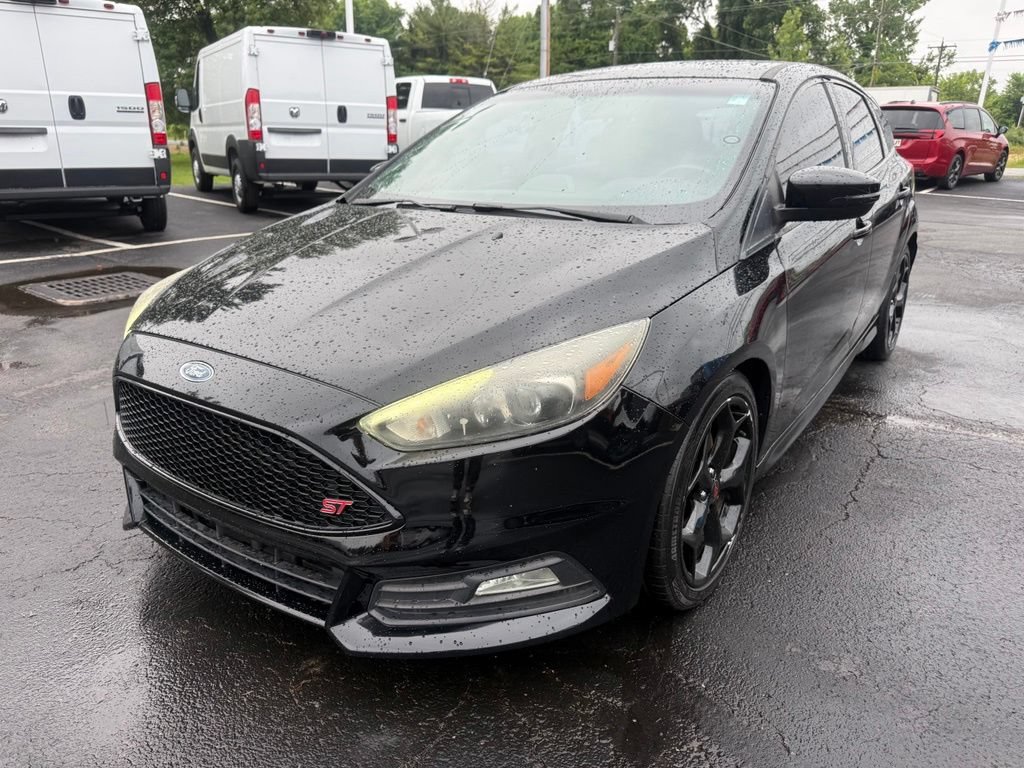 Used 2017 Ford Focus ST w/ Equipment Group 401A FWD image 7