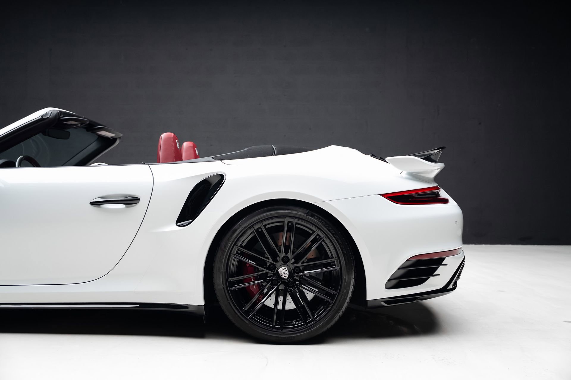 Used 2019 Porsche 911 Turbo image 23
