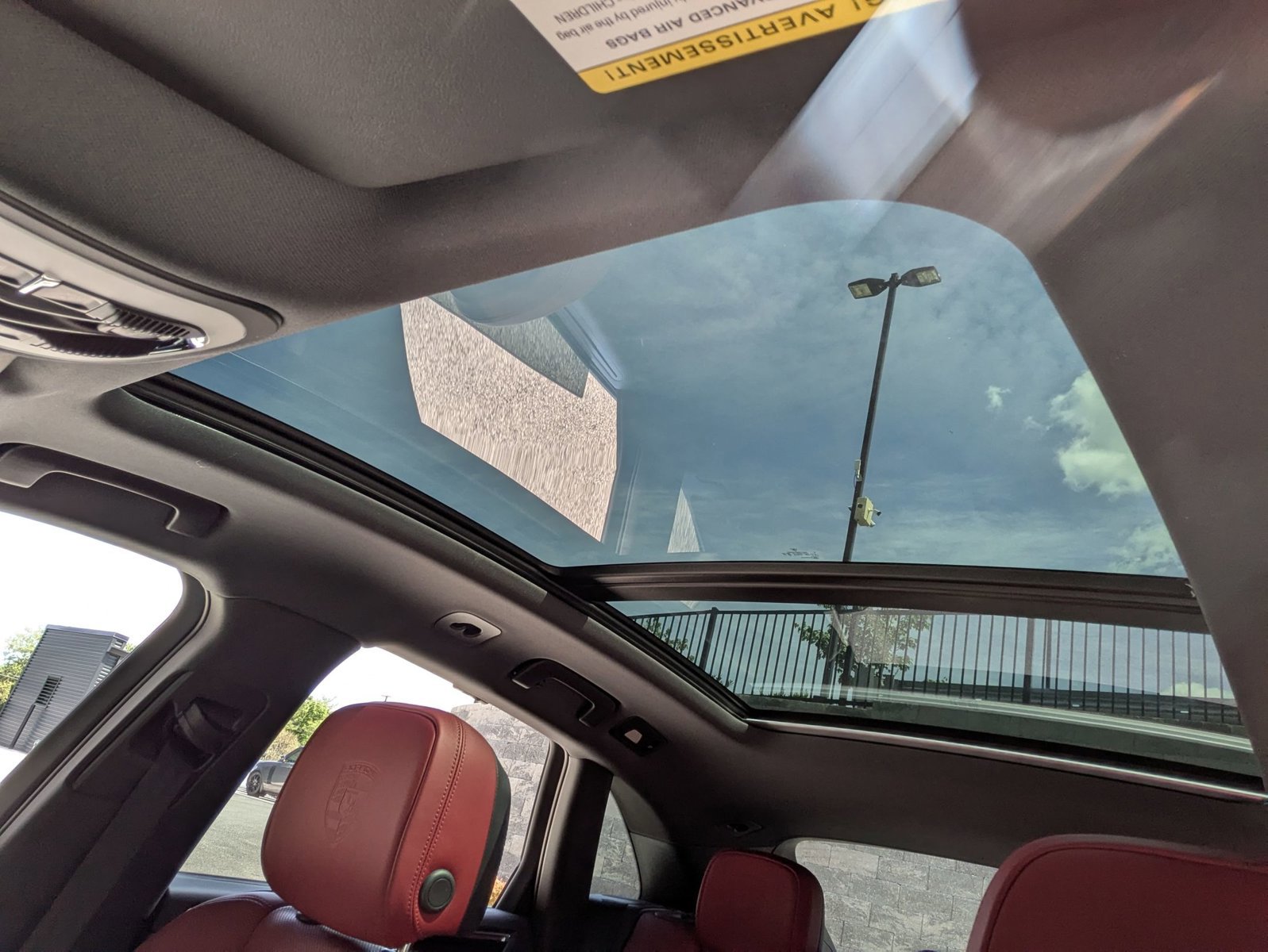 Used 2025 Porsche Macan image 28