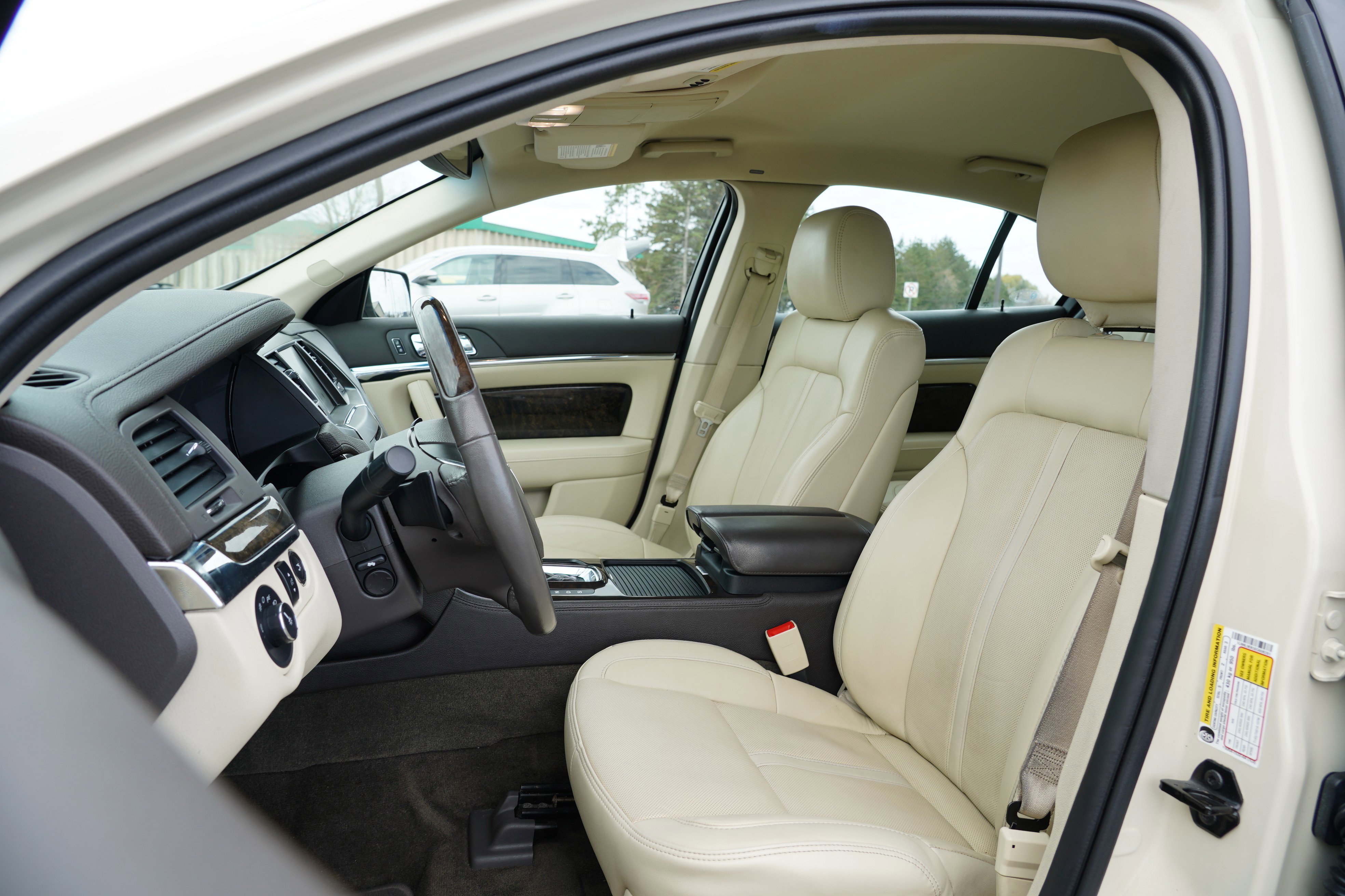 Used 2014 Lincoln MKS AWD w/ Equipment Group 101A image 11