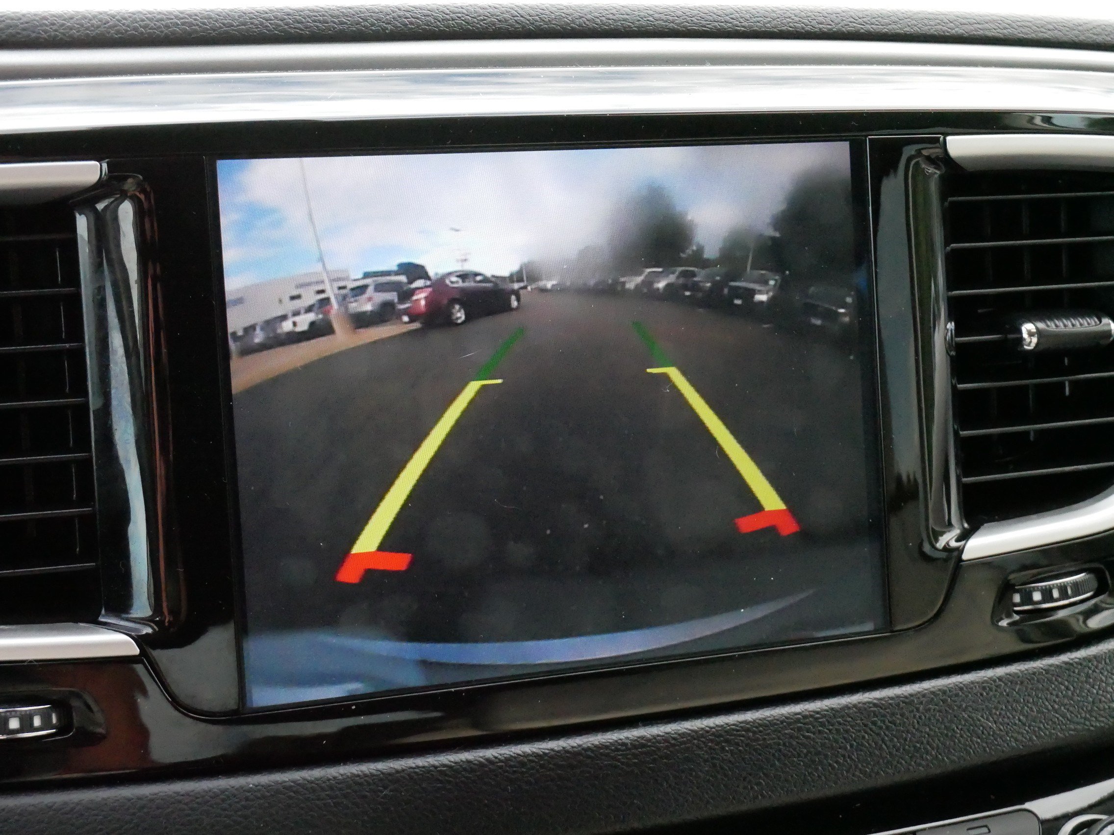 Used 2018 Chrysler Pacifica Touring Plus FWD image 29
