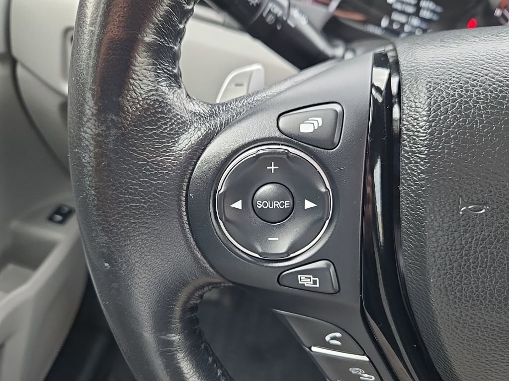 Used 2018 Honda Pilot Touring image 14