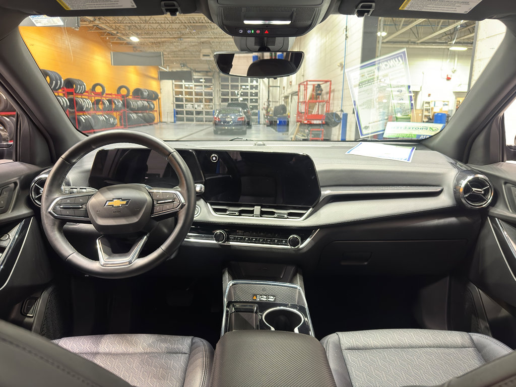 Used 2025 Chevrolet Equinox LT w/ Convenience Package II image 13