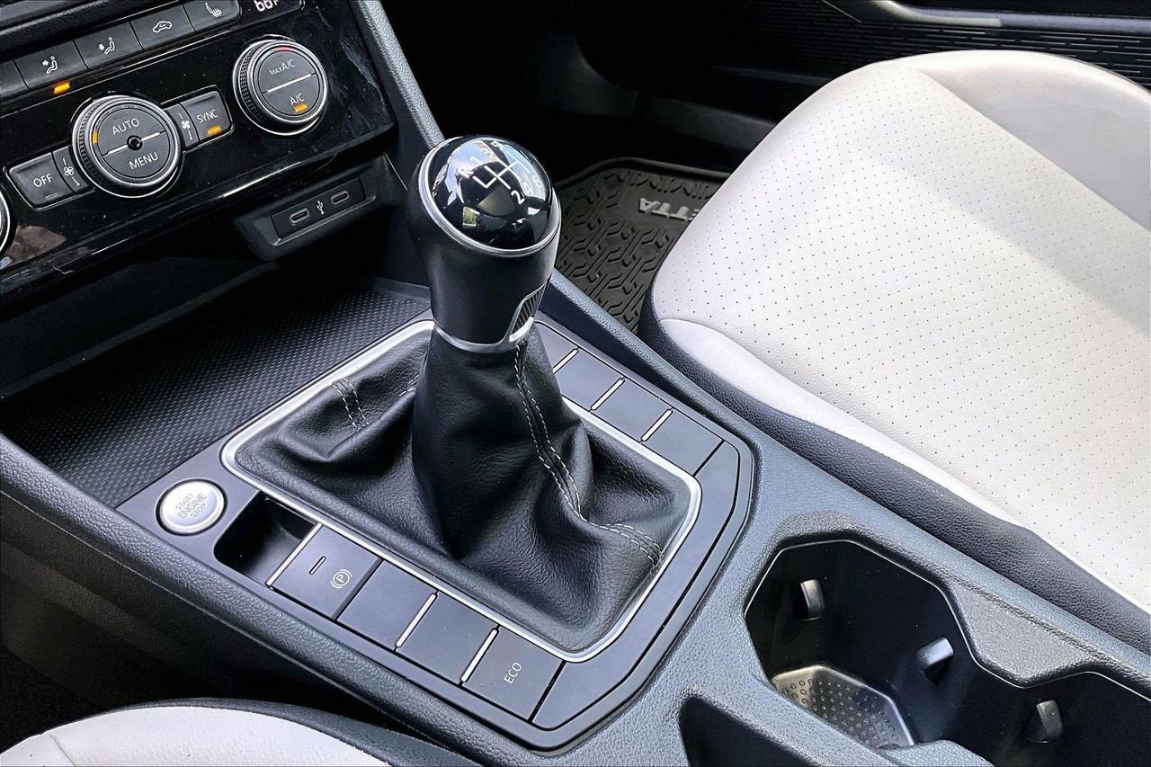 Used 2021 Volkswagen Jetta R-Line FWD image 30