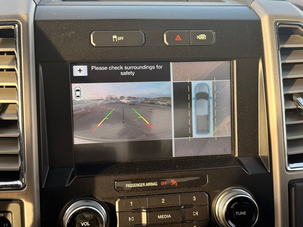 Used 2016 Ford F150 Platinum w/ Equipment Group 701A Luxury image 33