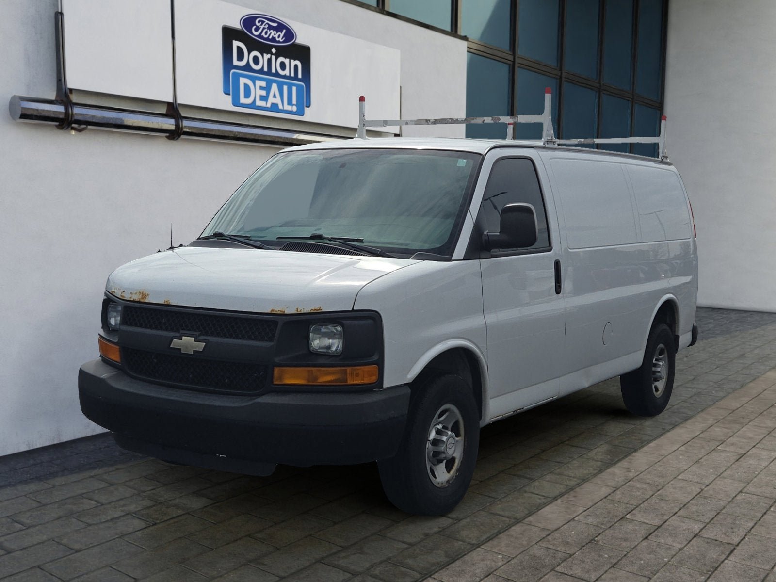 Used 2015 Chevrolet Express 2500 RWD image 3