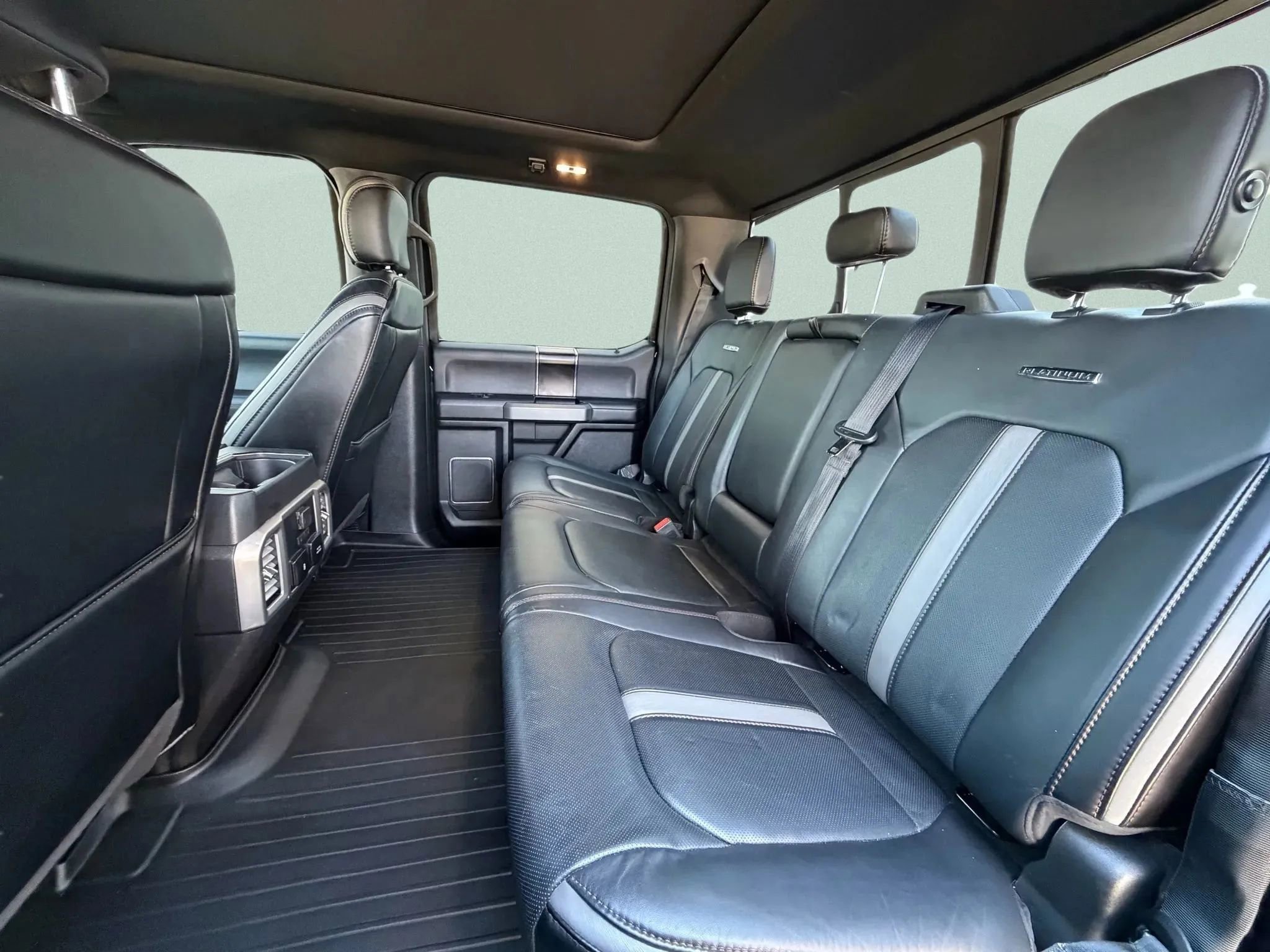 Used 2018 Ford F150 Platinum w/ Trailer Tow Package AWD/4WD image 20