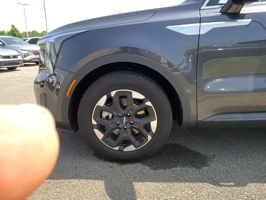 Certified 2025 Kia Sorento S w/ Panoramic Sunroof Package FWD image 34