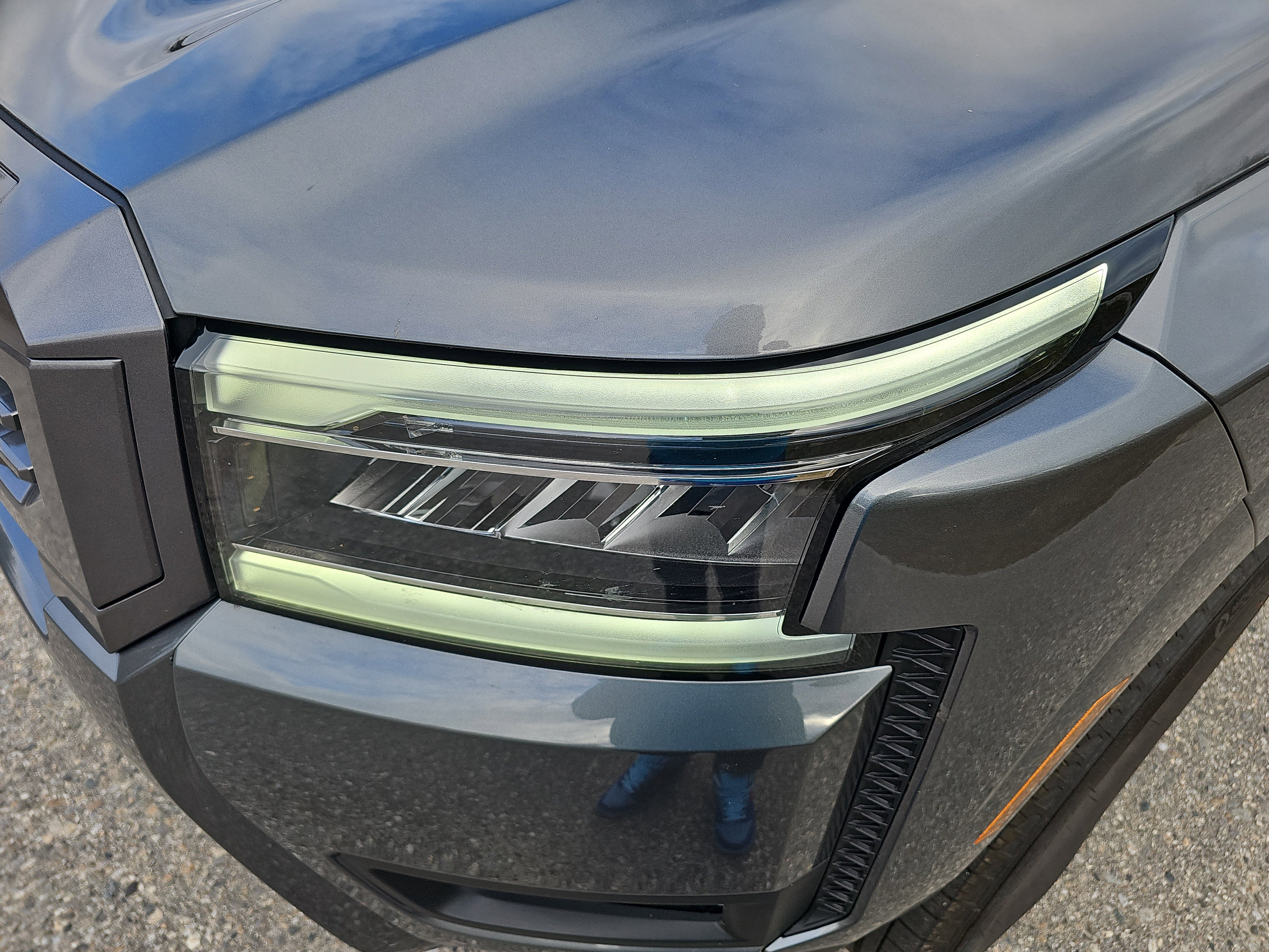 Certified 2025 Nissan Frontier SL image 9