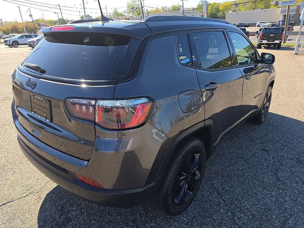 Used 2019 Jeep Compass Latitude AWD/4WD image 3