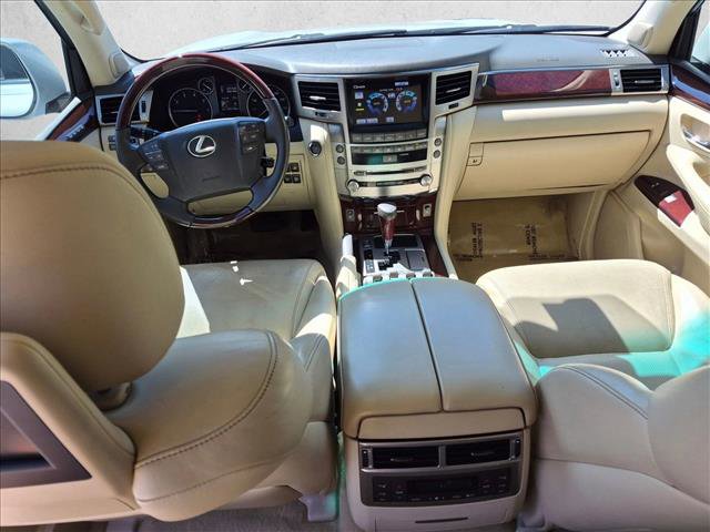 Used 2014 Lexus LX 570 4WD image 16