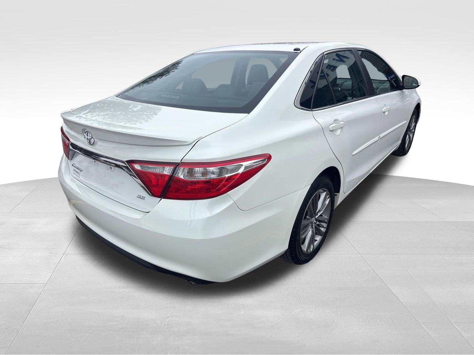 Used 2015 Toyota Camry SE image 6