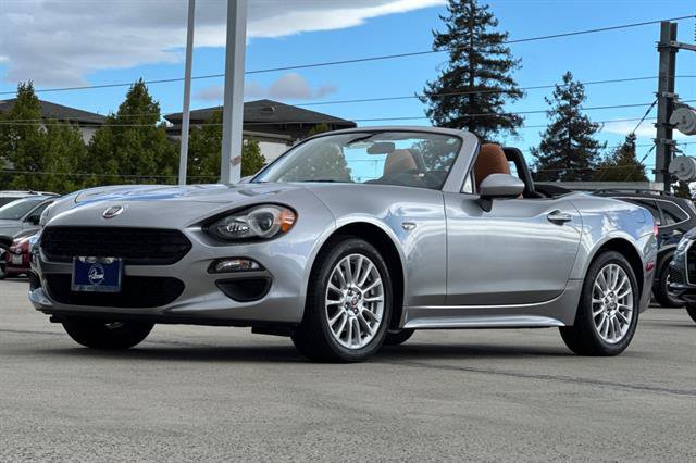 Used 2017 FIAT 124 Spider Classica RWD image 7