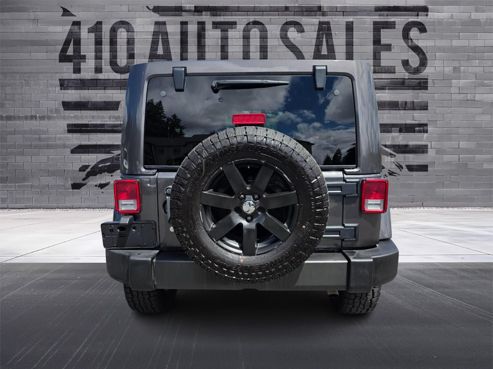 Used 2017 Jeep Wrangler Unlimited Rubicon AWD/4WD image 4