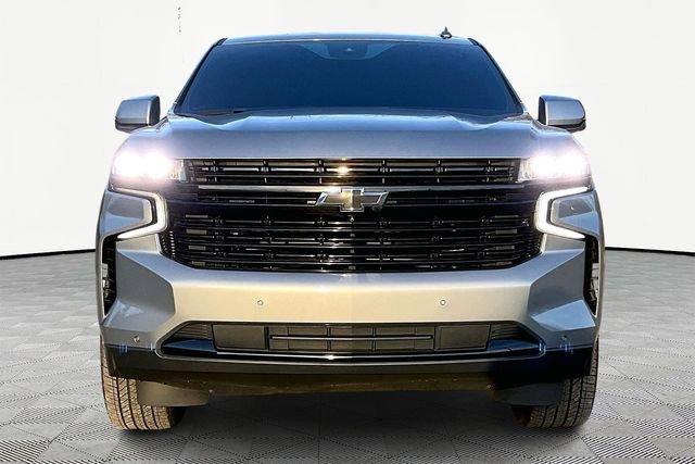 Used 2024 Chevrolet Suburban RST w/ Luxury Package image 2