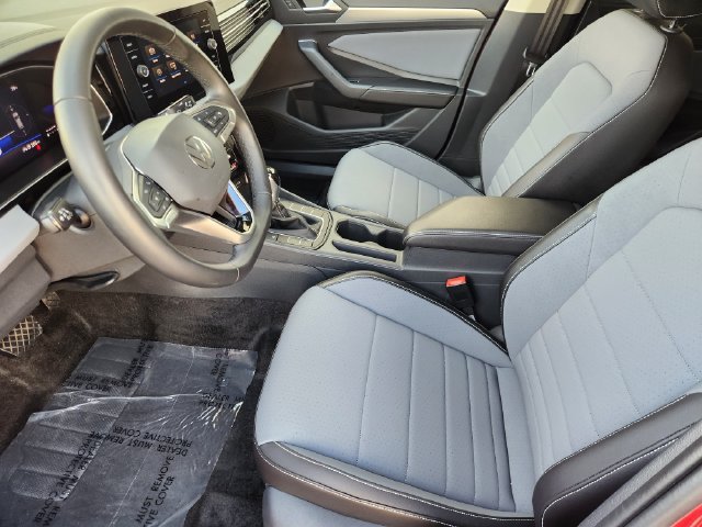 Used 2026 Volkswagen Jetta SE FWD image 4