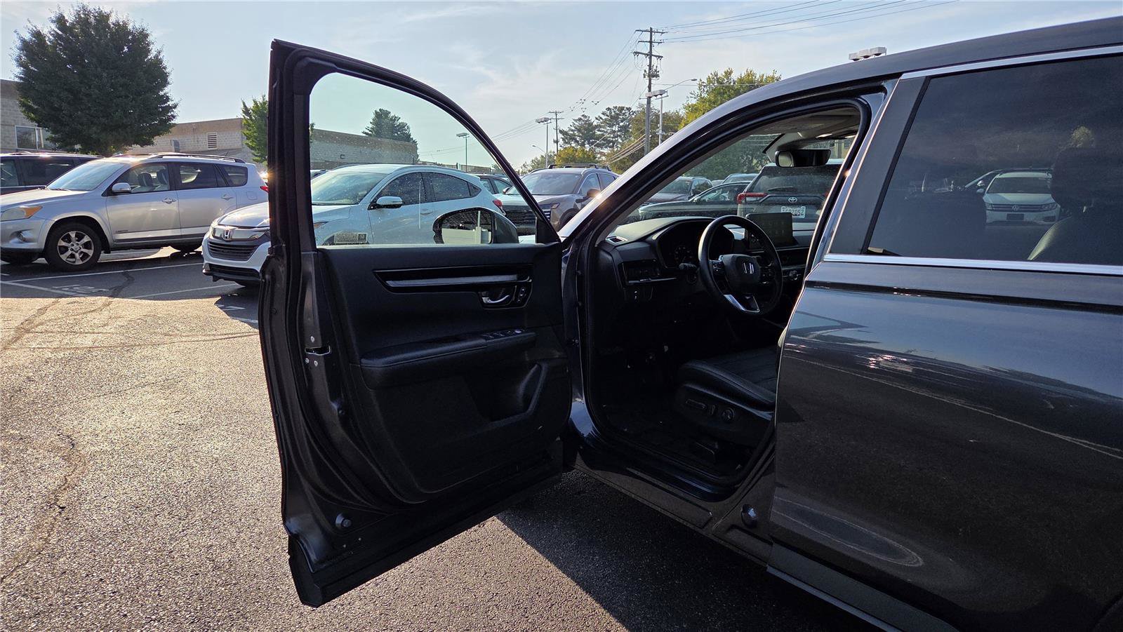 Used 2025 Honda CR-V EX-L image 12