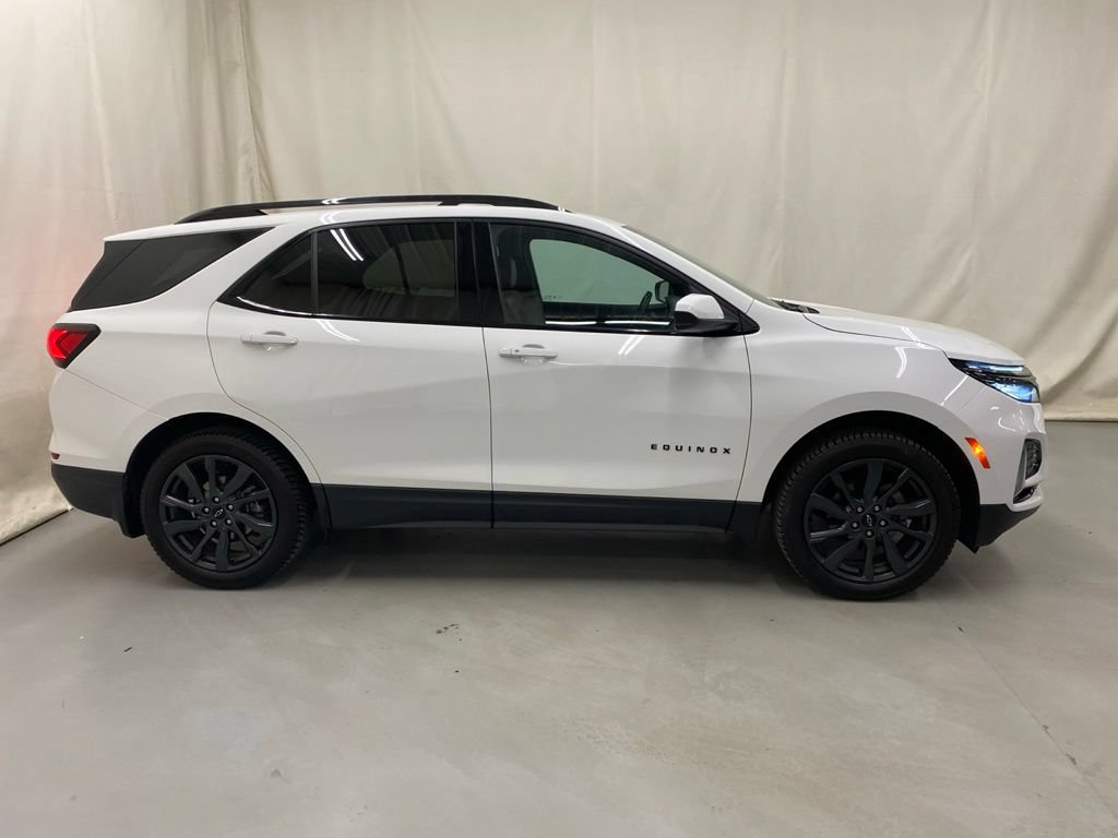 Used 2023 Chevrolet Equinox RS w/ LPO, Floor Liner Package AWD/4WD image 9