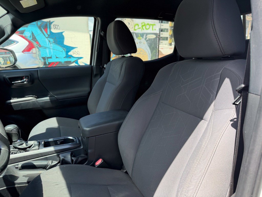 Used 2018 Toyota Tacoma TRD Sport AWD/4WD image 13