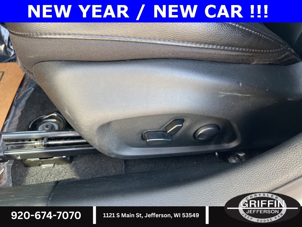 Used 2024 Jeep Compass Limited image 17