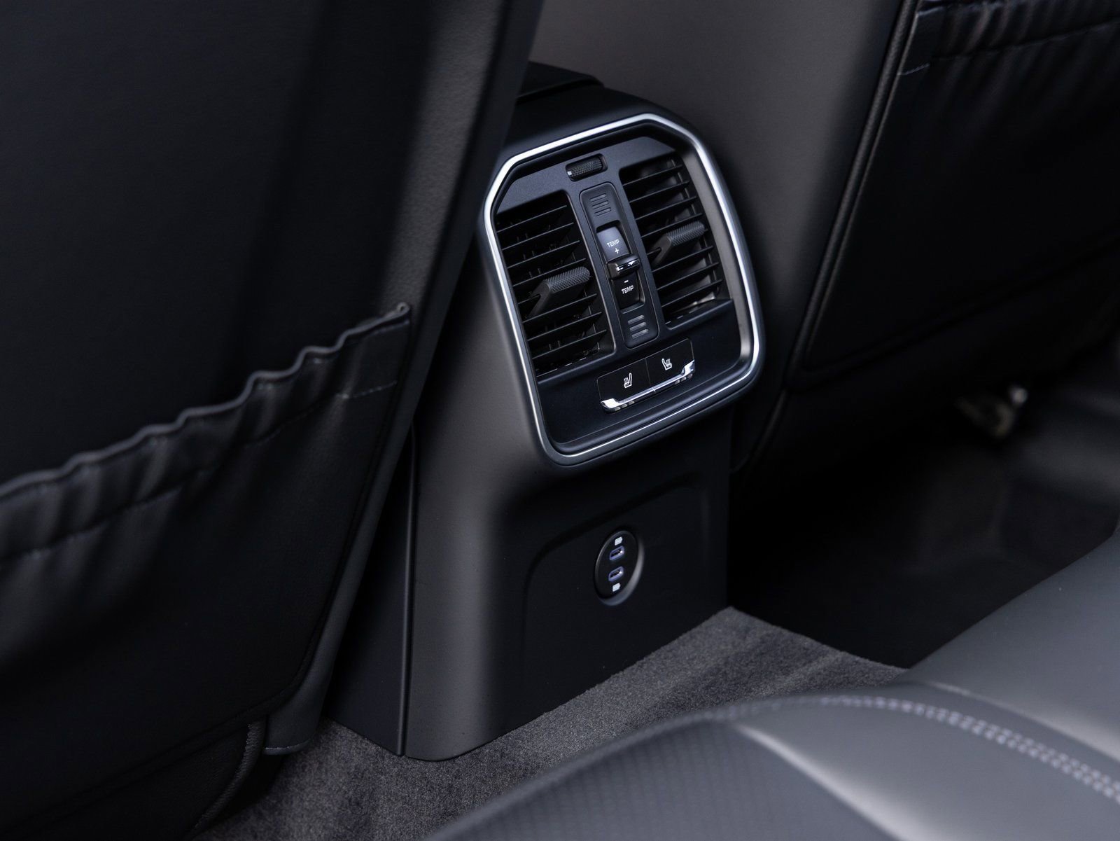 Certified 2026 Porsche Macan image 27