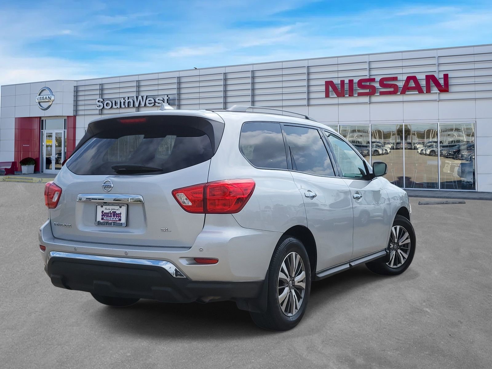 Used 2020 Nissan Pathfinder SL image 5