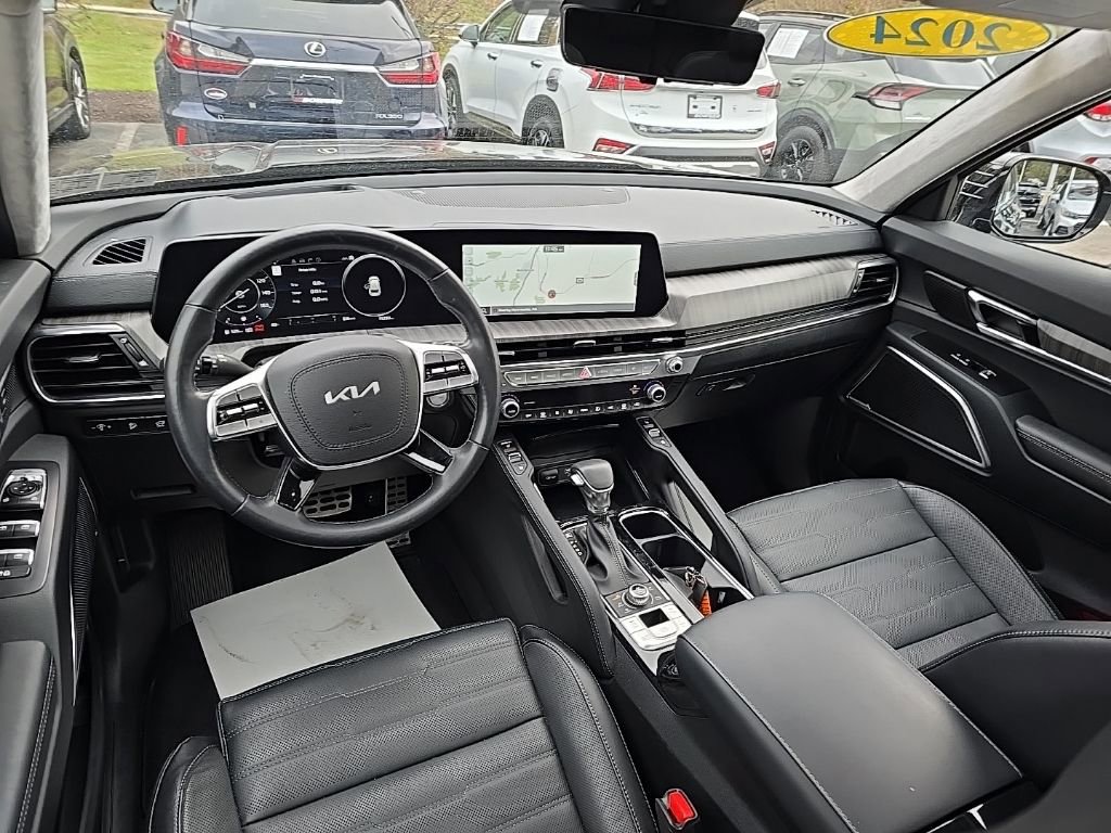 Used 2024 Kia Telluride SX Prestige w/ Towing Package image 11