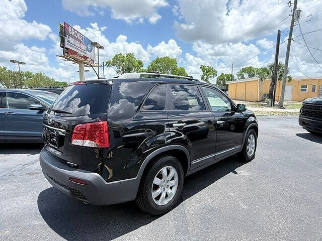 Used 2012 Kia Sorento LX w/ Convenience Pkg FWD image 6