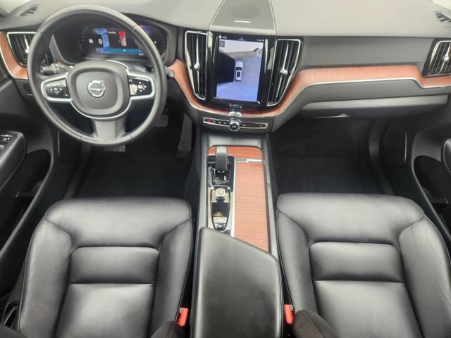 Certified 2023 Volvo XC60 B5 Plus AWD/4WD image 12
