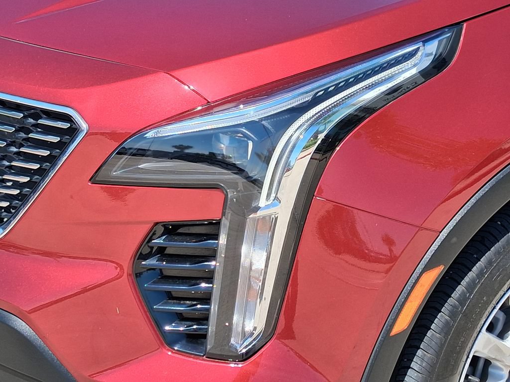 Used 2023 Cadillac XT4 Luxury w/ Driver Awareness Package FWD image 7