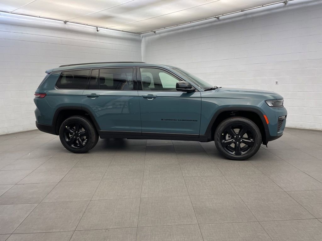 New 2026 Jeep Grand Cherokee L Limited w/ Limited Altitude Package image 2