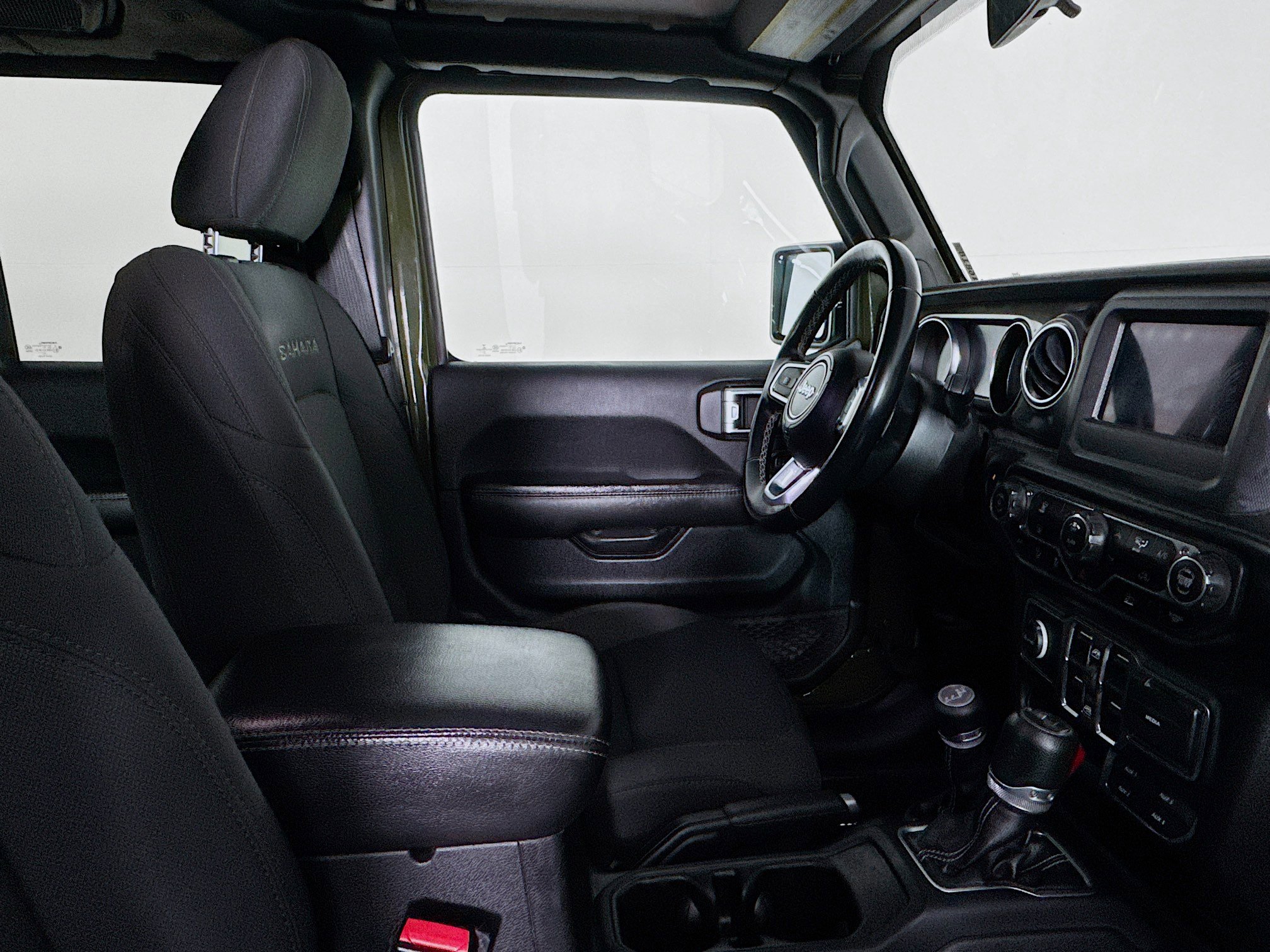 Used 2021 Jeep Wrangler Unlimited Sahara w/ Dual Top Group image 28